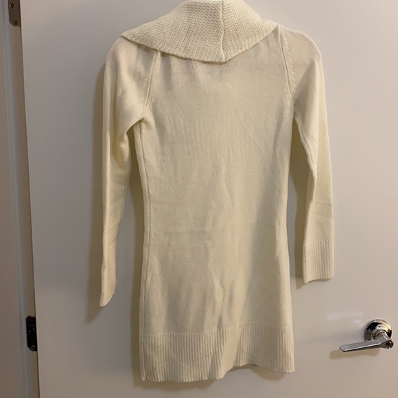 H&M Cozy Sweater - Picture 2 of 4